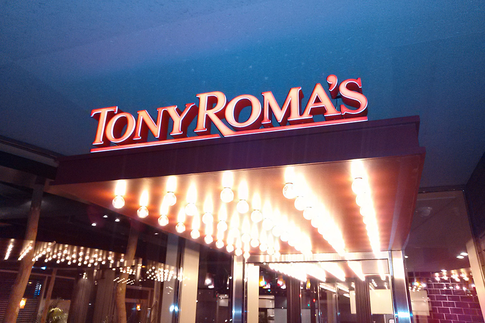 写真:TONY ROMA'S 札幌時計台前店